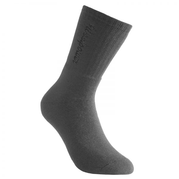 Tjocka strumpor i grå med ribbstickat skaft med vår logotyp. Namn på produkt Socks Classic Logo 400