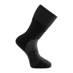 Tjock strumpa i mörkgrå och svart. Namn på produkten Socks Skilled Classic 400